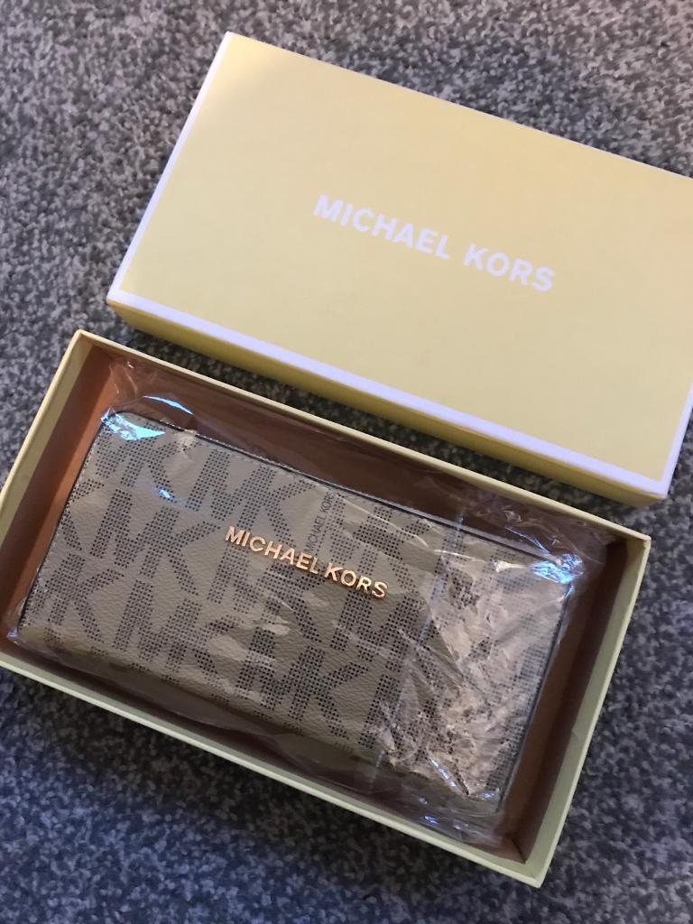 michael kors wallet box